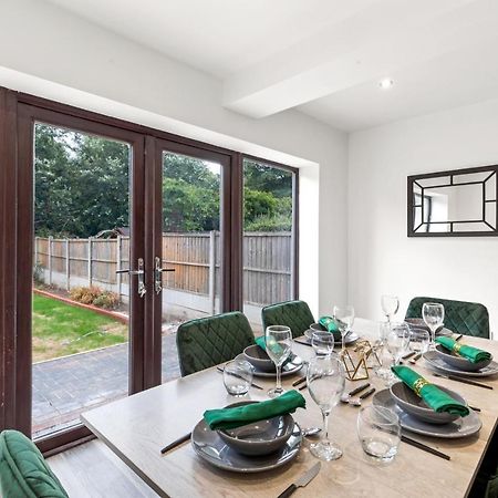 Walsall - 4 Bedroom House, Wi-Fi, Garden , Sleeps 8 - Jrr Stays Bescot Luaran gambar