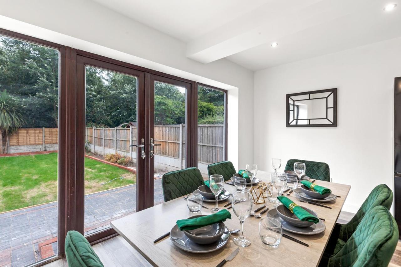 Walsall - 4 Bedroom House, Wi-Fi, Garden , Sleeps 8 - Jrr Stays Bescot Luaran gambar