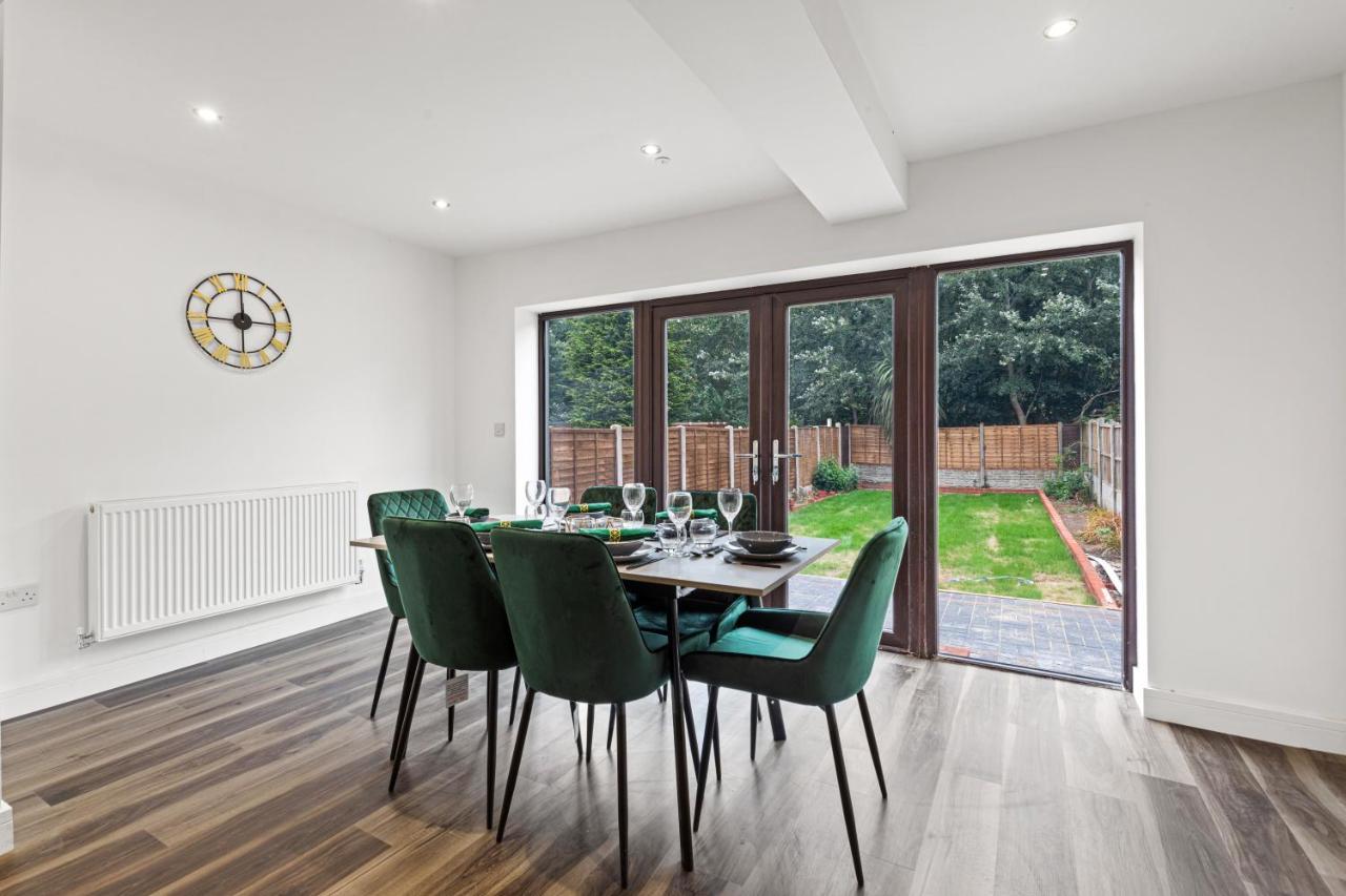 Walsall - 4 Bedroom House, Wi-Fi, Garden , Sleeps 8 - Jrr Stays Bescot Luaran gambar