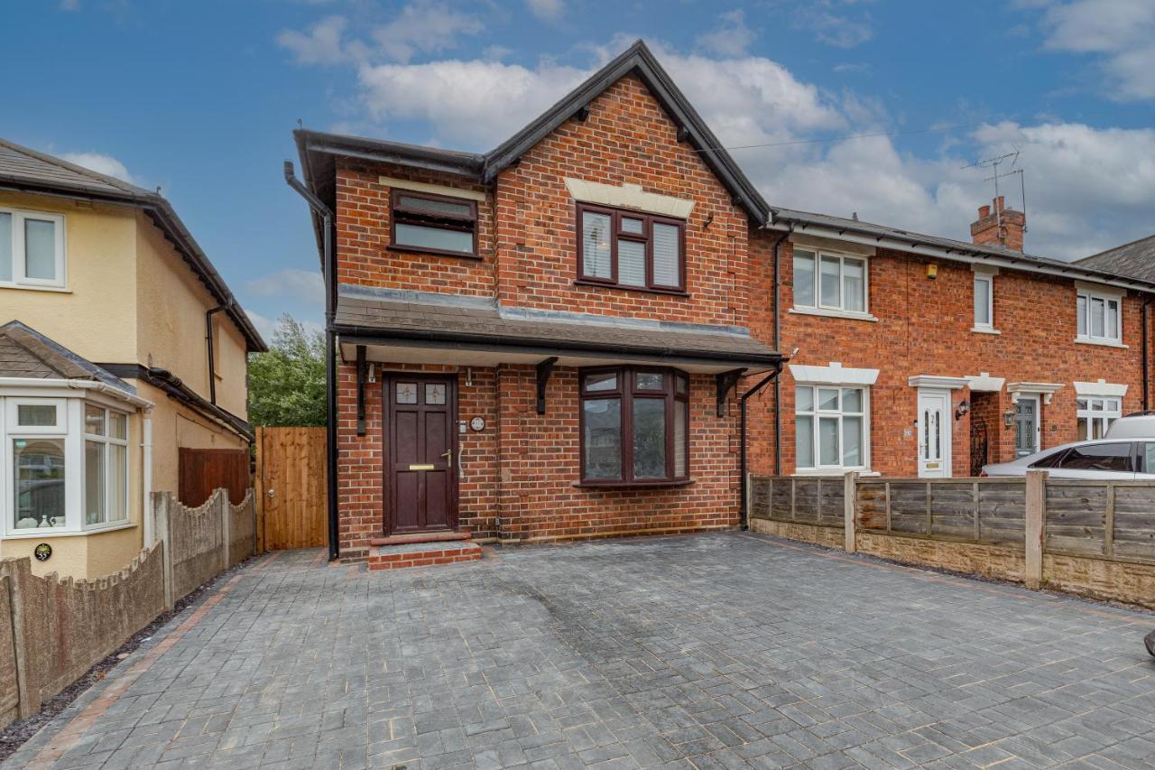 Walsall - 4 Bedroom House, Wi-Fi, Garden , Sleeps 8 - Jrr Stays Bescot Luaran gambar