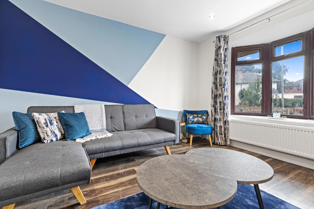 Walsall - 4 Bedroom House, Wi-Fi, Garden , Sleeps 8 - Jrr Stays Bescot Luaran gambar