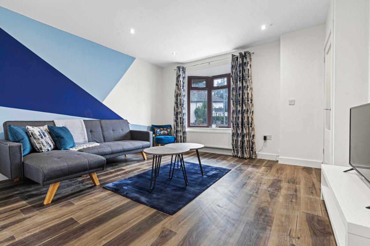Walsall - 4 Bedroom House, Wi-Fi, Garden , Sleeps 8 - Jrr Stays Bescot Luaran gambar